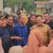 Sentuh Langsung Warga, Bupati Aceh Utara Antar Bantuan Banjir Bandang di Kutamakmur