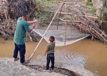 Meniti Asa di Atas “Angkoi”: Detak Kehidupan Nelayan Tradisional di Tepian Aceh Utara