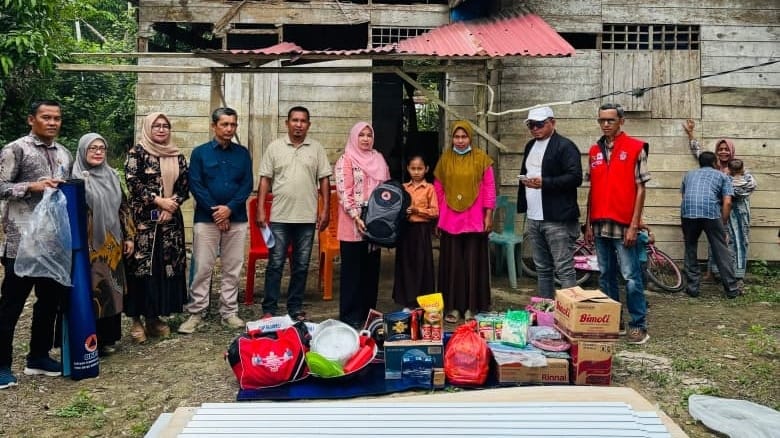 Sentuhan Ketua PKK Aceh Utara: Ny. Musliana Ismail Salurkan Bantuan Sembako dan Renovasi Rumah Warga